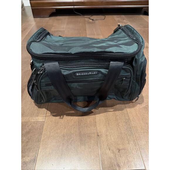 Briggs & Riley Green Duffle Bag - Picture 1 of 7
